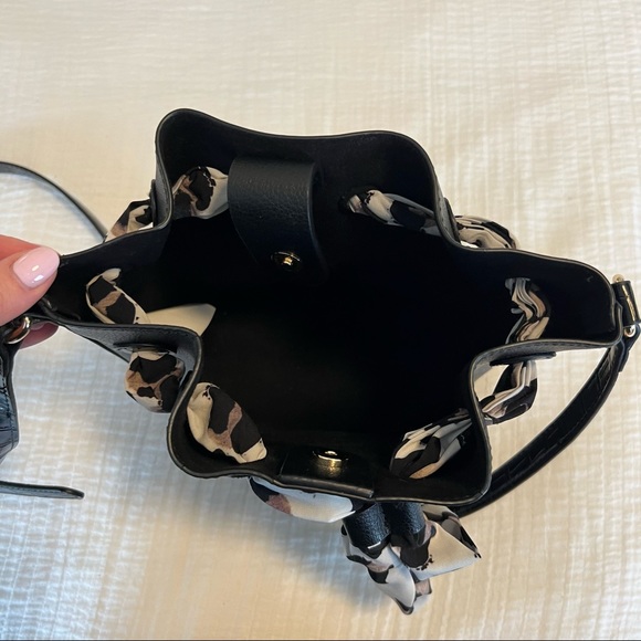 Animal Print Drawstring ‘bucket’ Bag - Picture 4 of 10